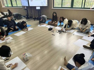 以手绘心，共绘网谷新画卷——美美与共社会服务站与瑶海产投携手开展绘画技术咨询活动